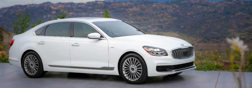 2019 kia k900 full view parked