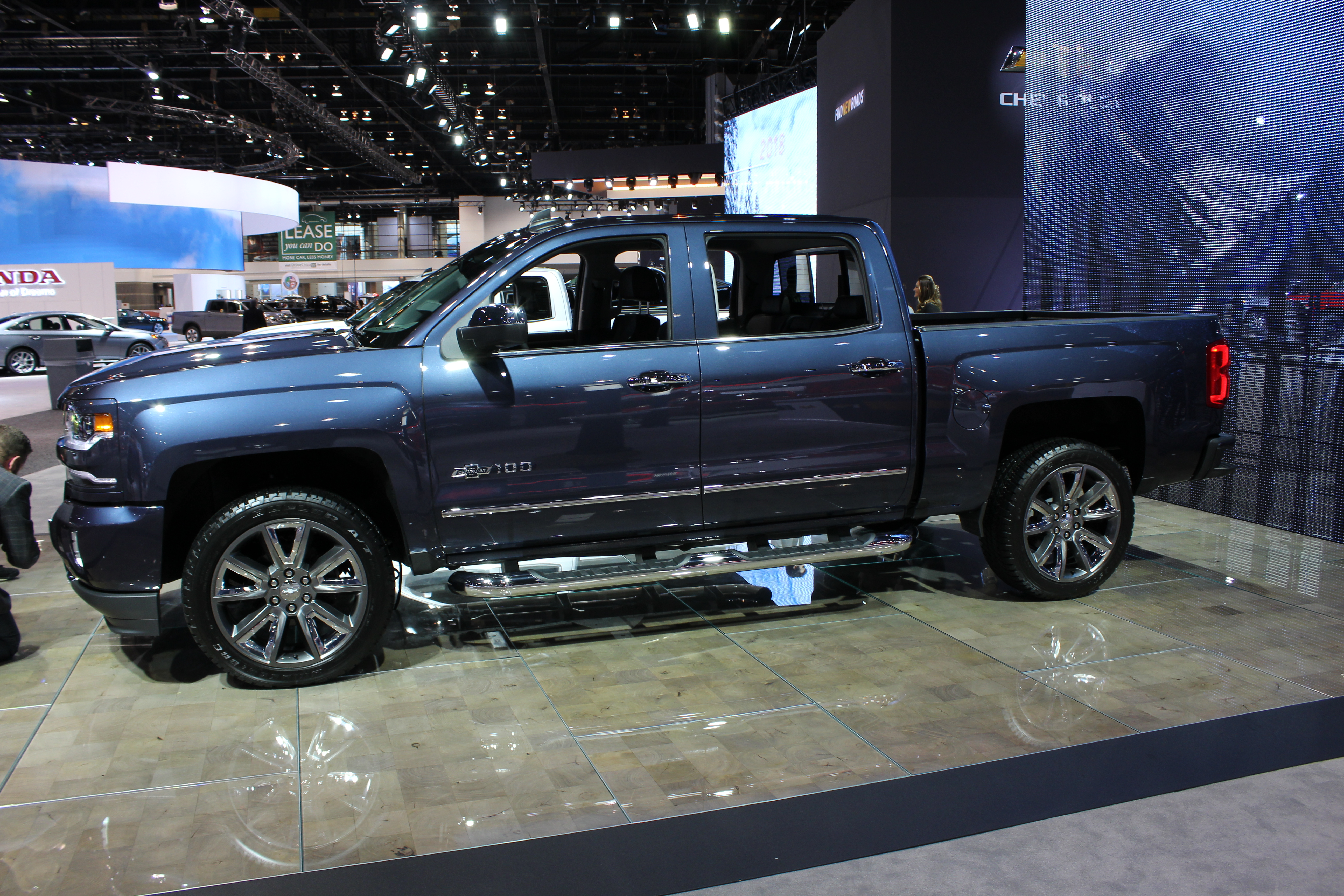 Chevy Silverado Special Edition Photo Gallery At Chicago Auto Show