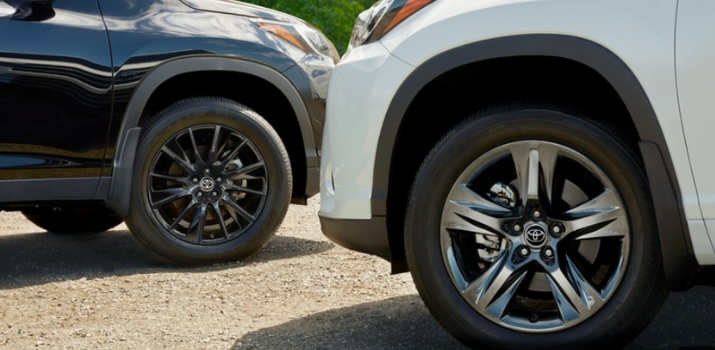 Wheels of 2019 highlander o Toyota Of Hattiesburg