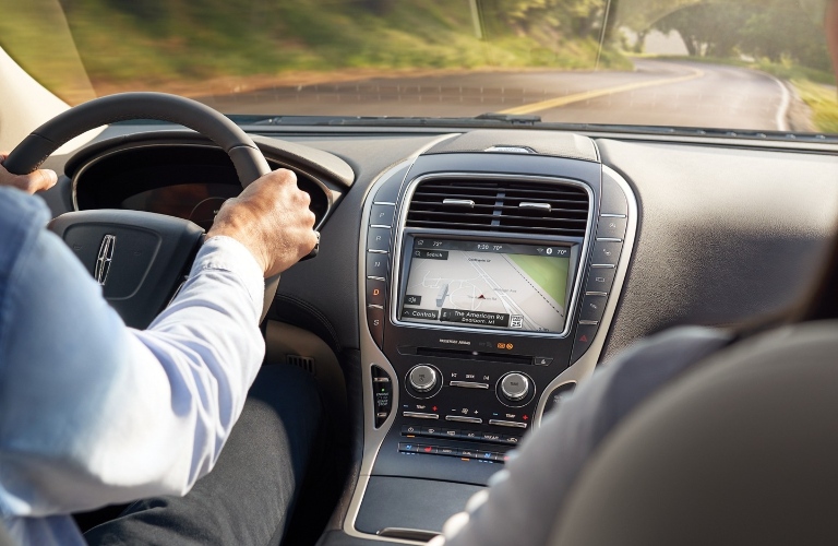 2020 Lincoln Nautilus display screen