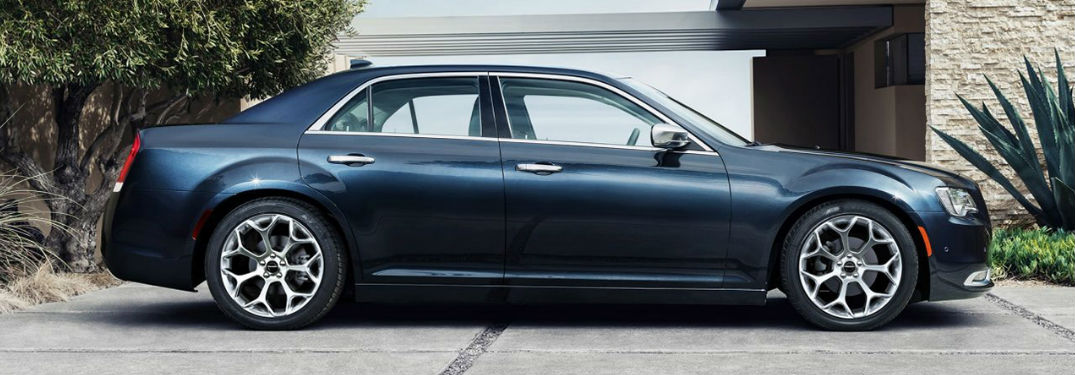 Chrysler 300 side profile