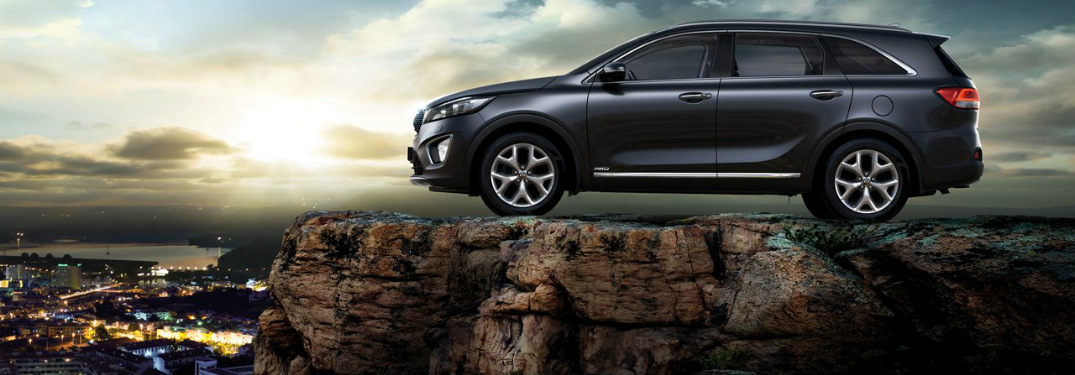 2018 Kia Sorento parked cliff-side overlooking city
