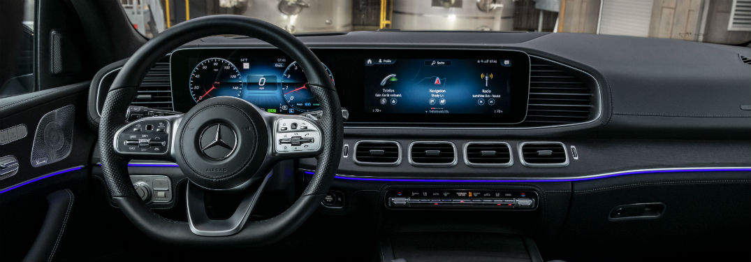 2020 MB GLS interior front cabin steering wheel and touchscreen dashboard