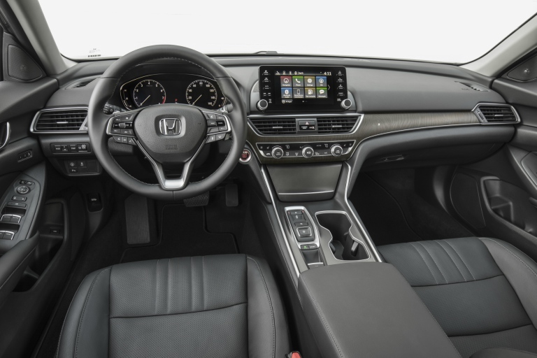 2018 Honda Accord Touring dashboard