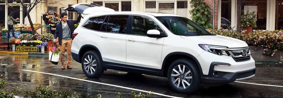 2021 Honda Pilot at a market