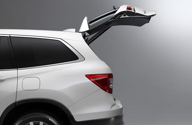 2021 Honda Pilot with hatch open