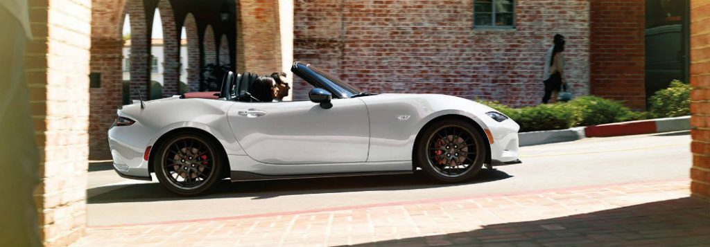 2018 Mazda MX-5 Miata in white