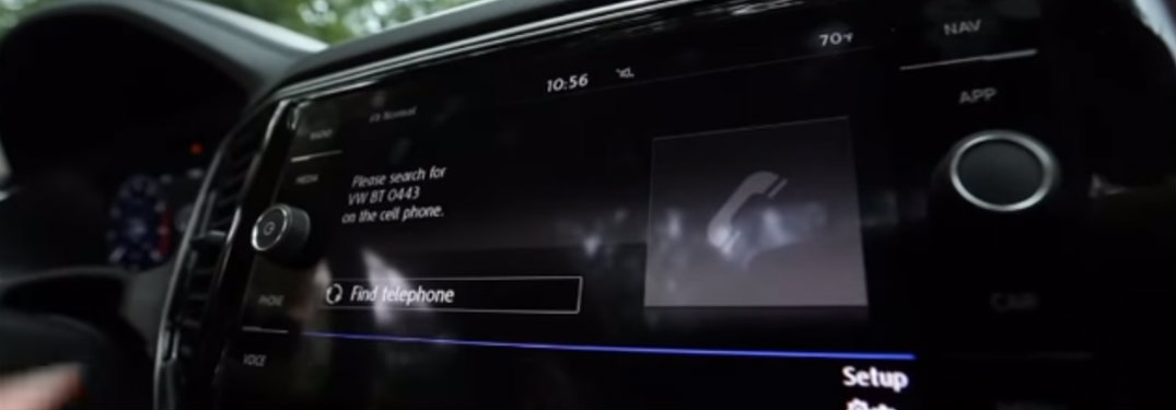 Find telephone button for reconnecting Bluetooth in VW