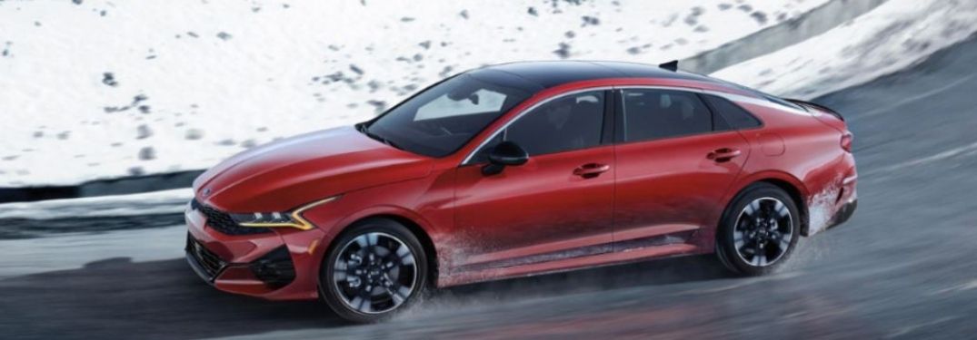 2021 Kia K5 driving on a icy and snowy road