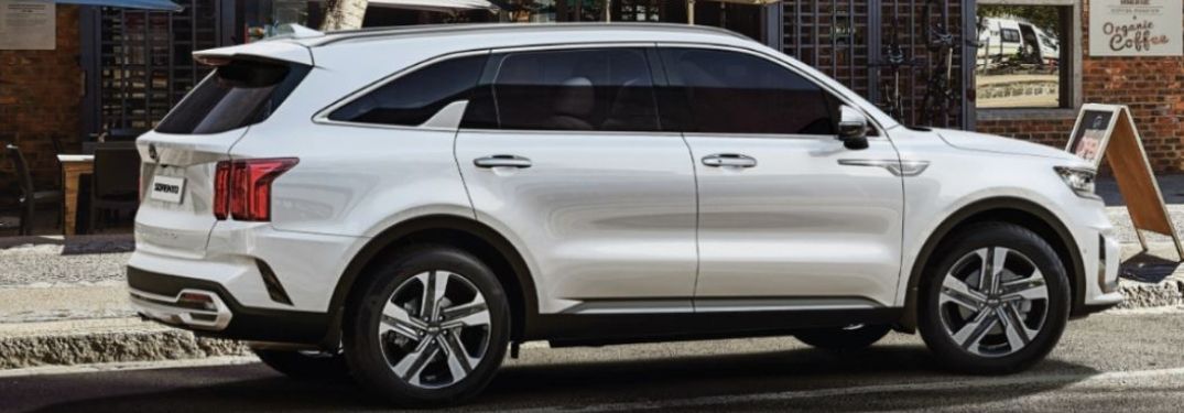 2021 Kia Sorento parked side view